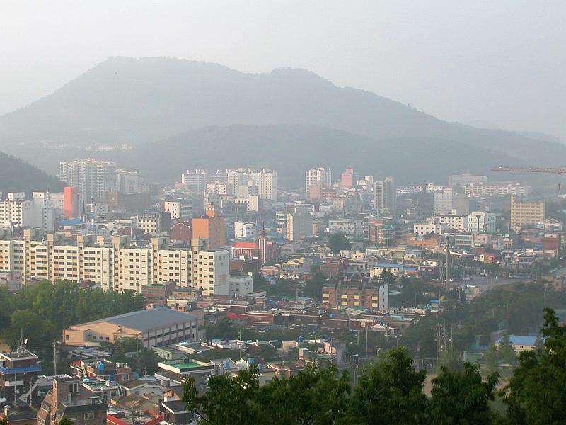 DSCN7687.jpg - The view from the top of the hill I ran up (on Chinhae base)