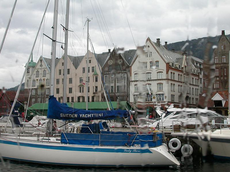 DSCN4668BergenHarborCruise.JPG - Bryggen / The Warf (through a rainy window)