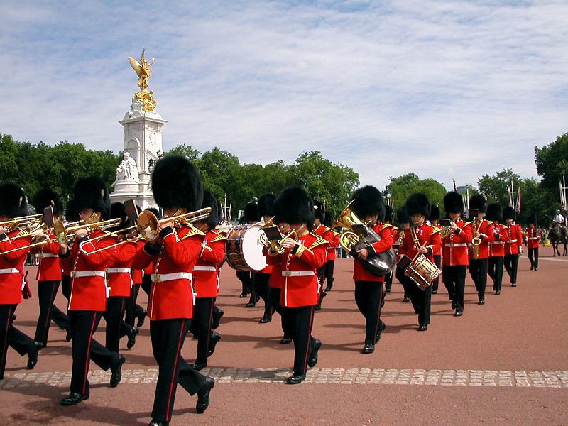 DSCN4967LondonChangingGuards.JPG - Changing of the Guards