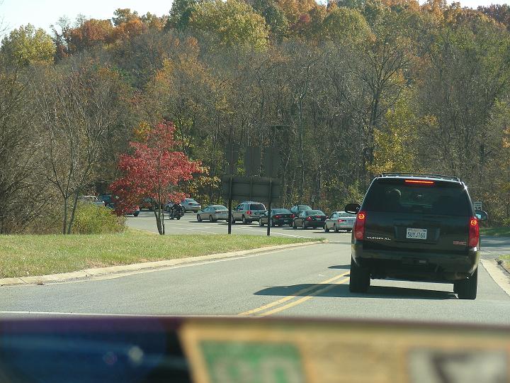 DSCN3051.JPG - The line to get into the park (it got better after the toll booth)