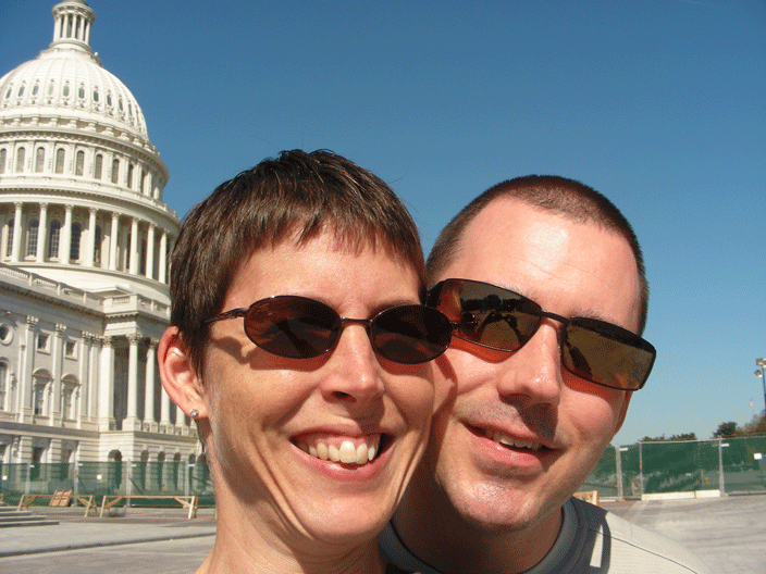 DSCN2936.gif - Self portrait at the Capitol (Oct '08)